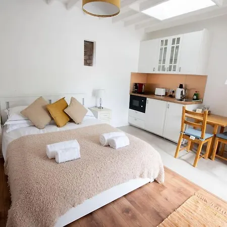 The Oak Studio-kilpatrick Glebe, Pet Friendly Wexford