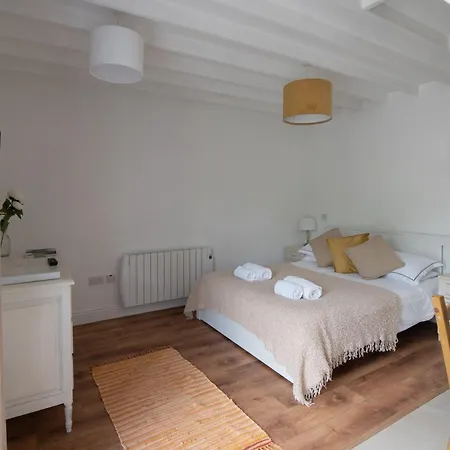 The Oak Studio-kilpatrick Glebe, Pet Friendly Апартаменты Уэксфорд