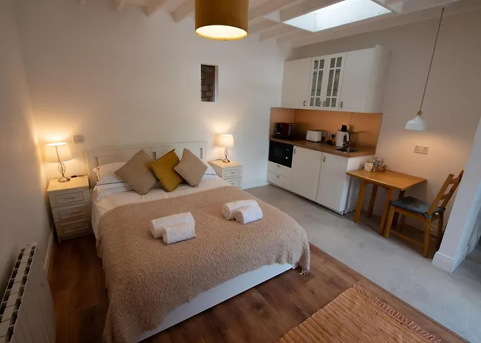 The Oak Studio-kilpatrick Glebe, Pet Friendly Apartment *