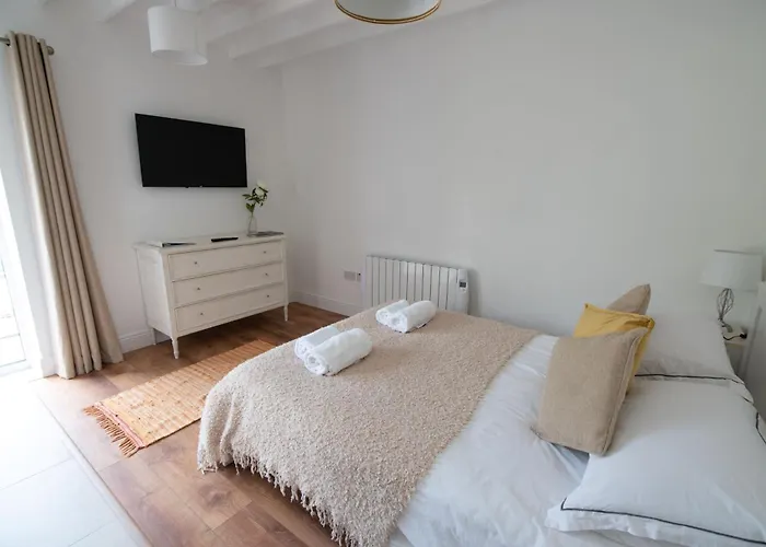 The Oak Studio-kilpatrick Glebe, Pet Friendly